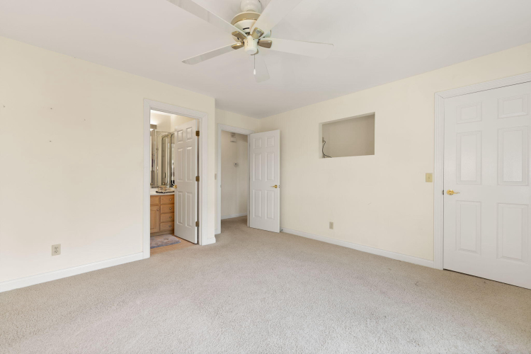 Listing Image 26