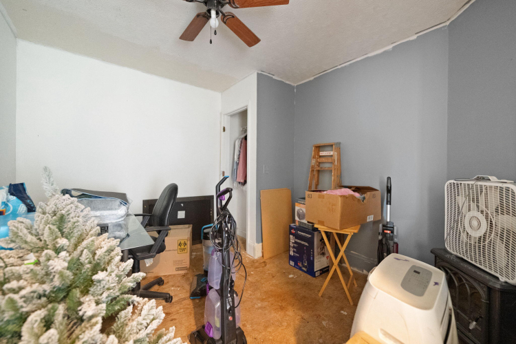 Listing Image 43