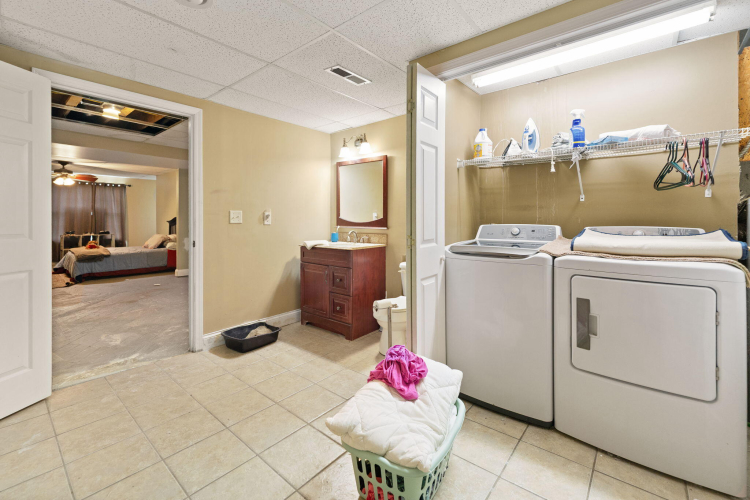 Listing Image 81