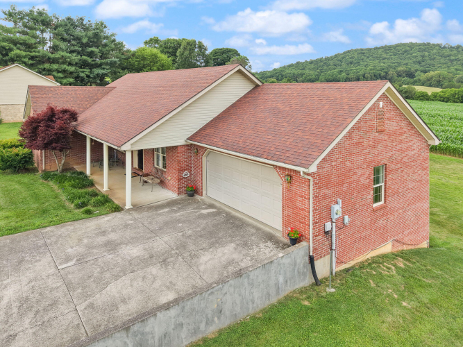 Listing Image 96