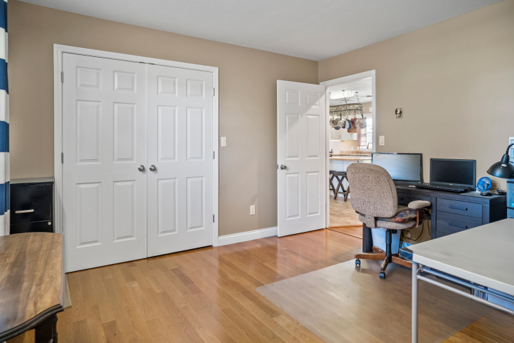 Listing Image 19