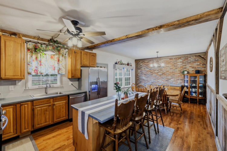 Listing Image 19