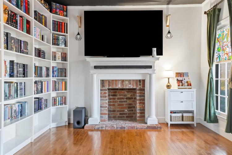 Listing Image 10