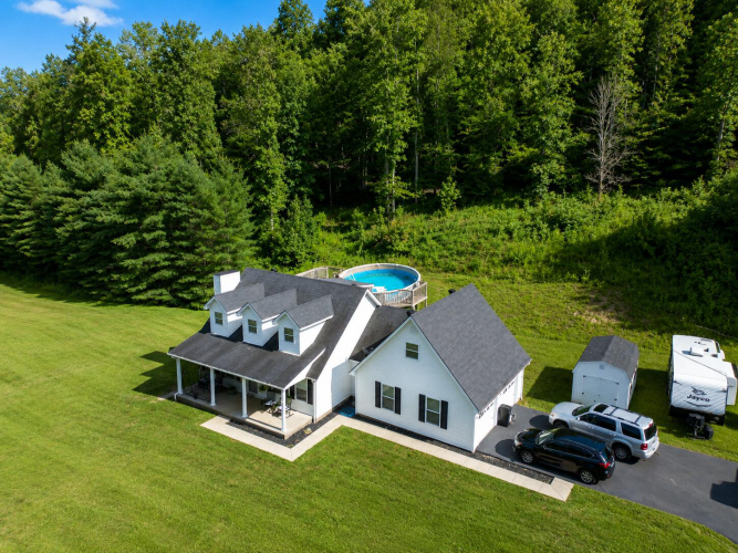 Listing Image 11