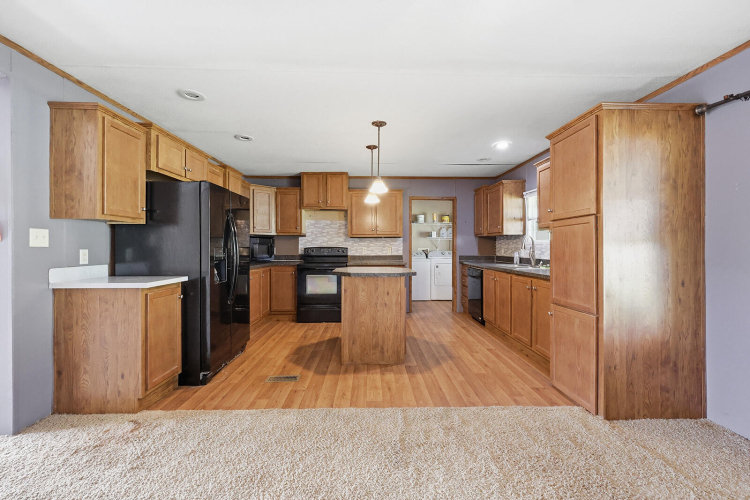 Listing Image 11