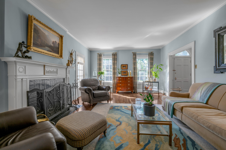 Listing Image 12
