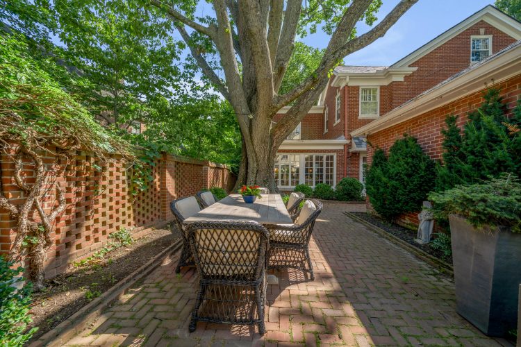 Listing Image 50