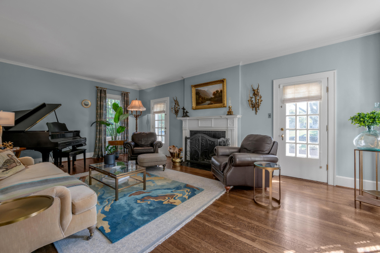 Listing Image 9