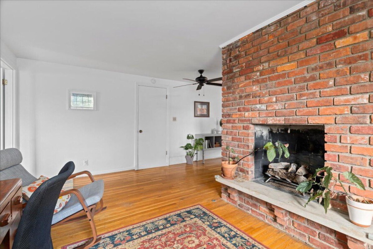 Listing Image 16
