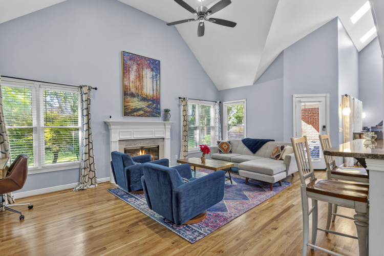 Listing Image 19