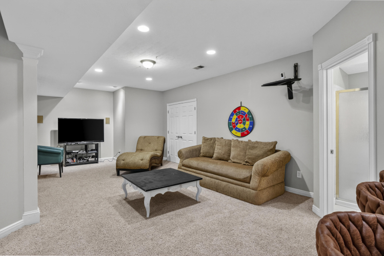 Listing Image 42