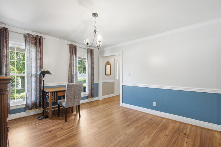 Listing Image 17