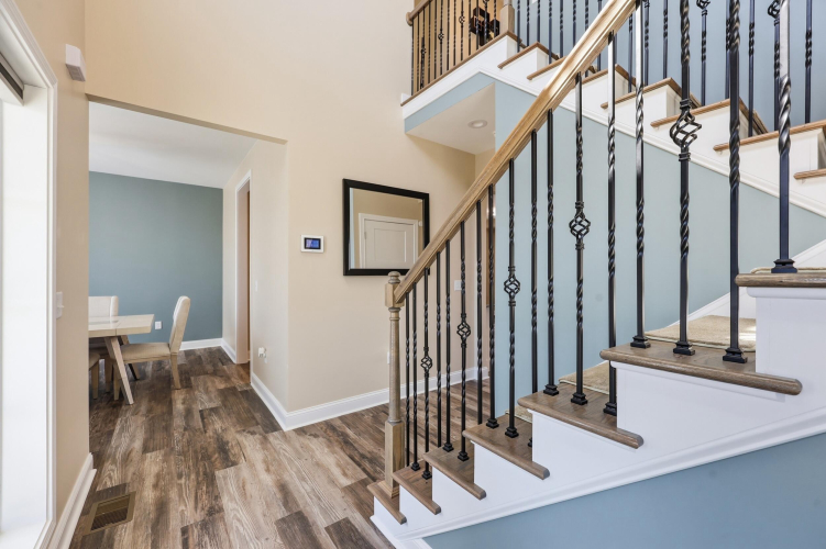 Listing Image 12