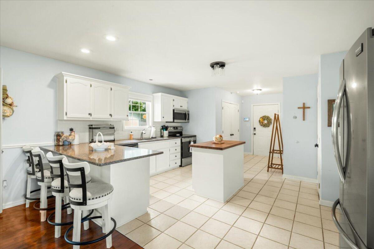 Listing Image 19