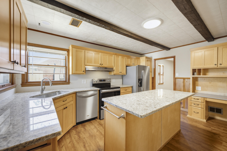 Listing Image 15