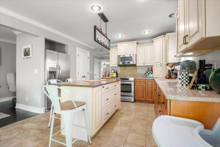 Listing Image 13