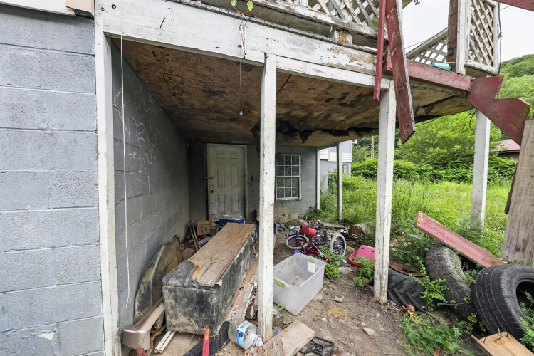 Listing Image 9