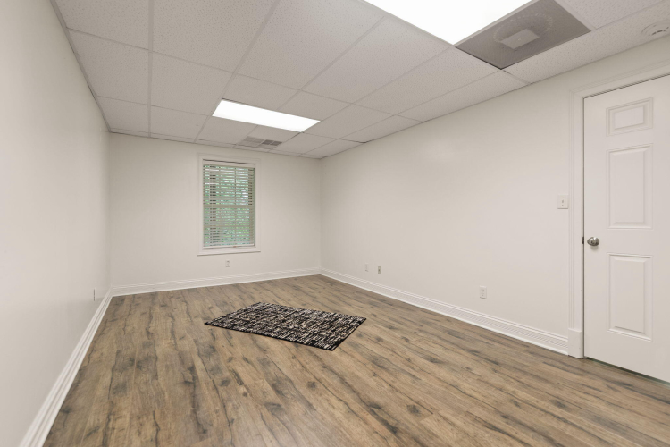 Listing Image 108
