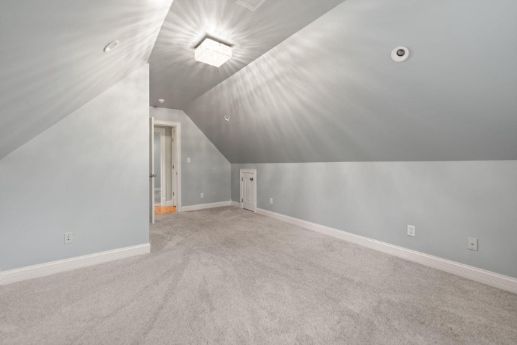 Listing Image 75