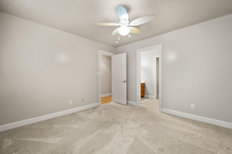 Listing Image 79