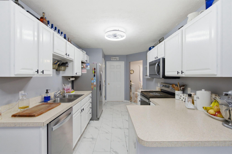 Listing Image 18