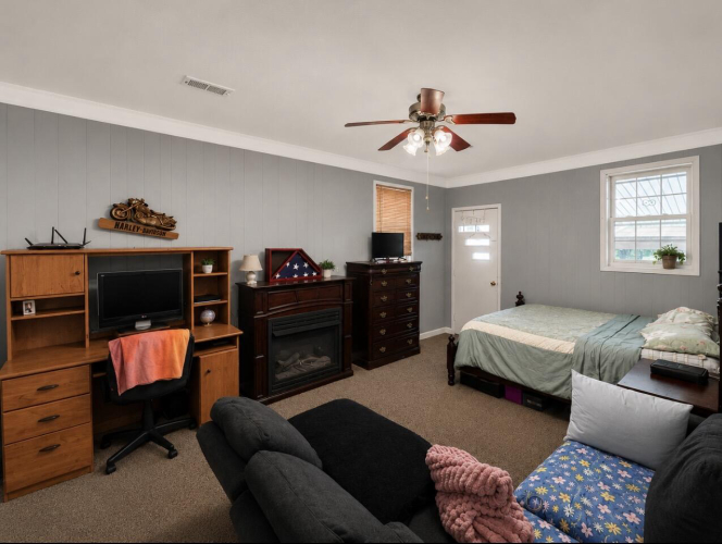 Listing Image 21
