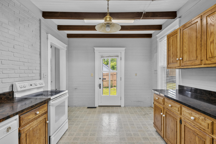 Listing Image 17