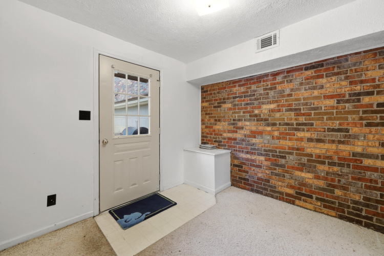 Listing Image 42