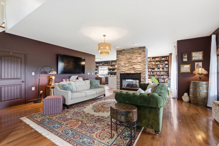 Listing Image 20