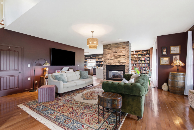 Listing Image 21