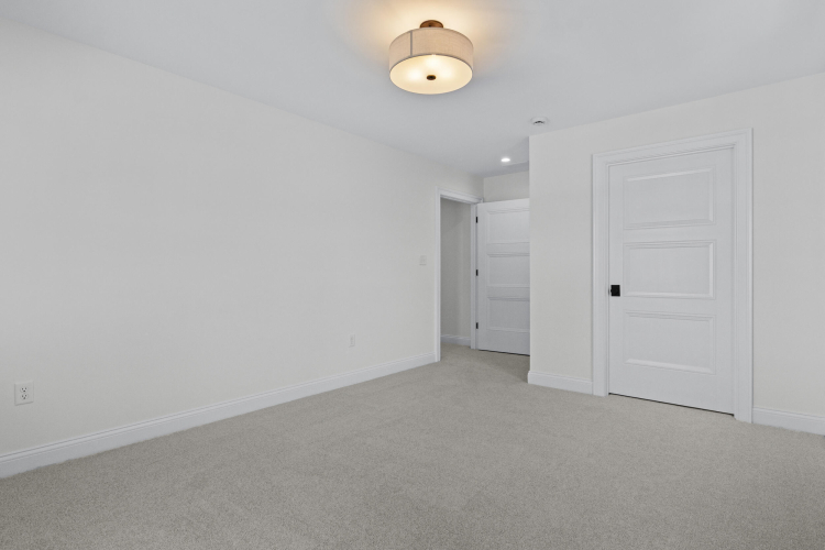 Listing Image 50
