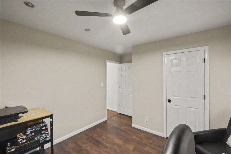 Listing Image 24