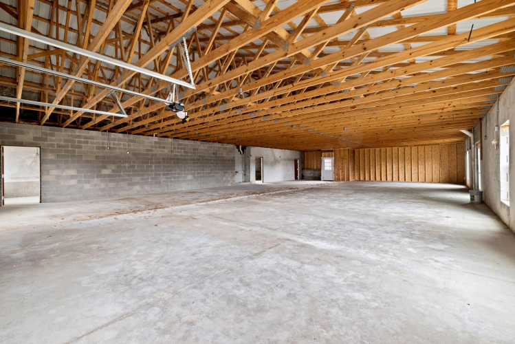 Listing Image 44