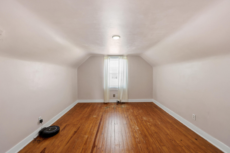 Listing Image 25