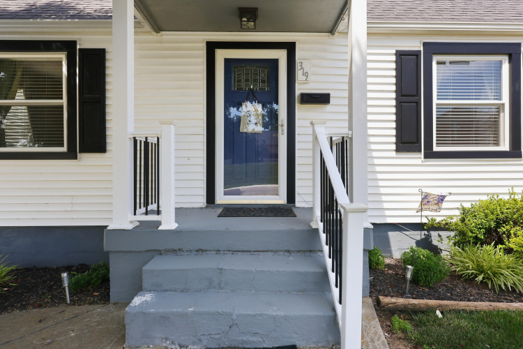 Listing Image 4