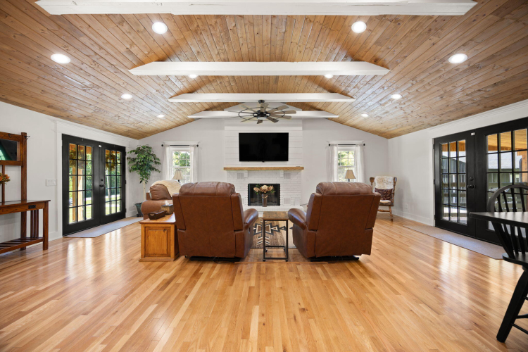 Listing Image 18