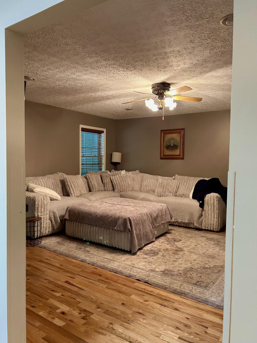 Listing Image 14