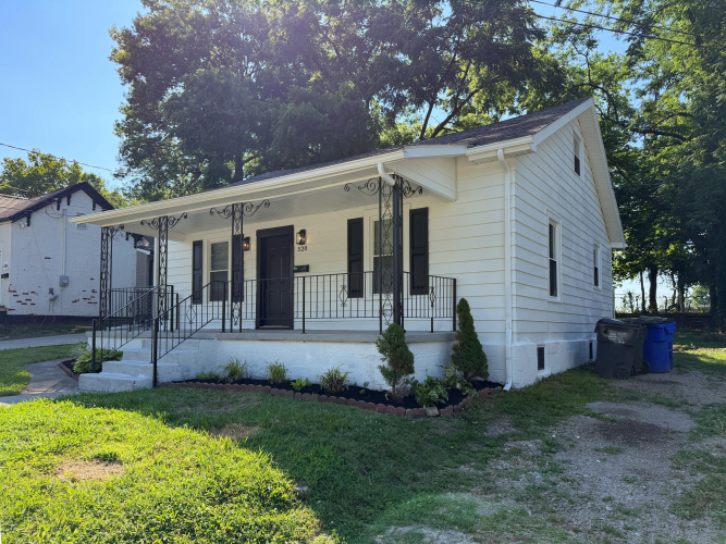 Listing Image 4