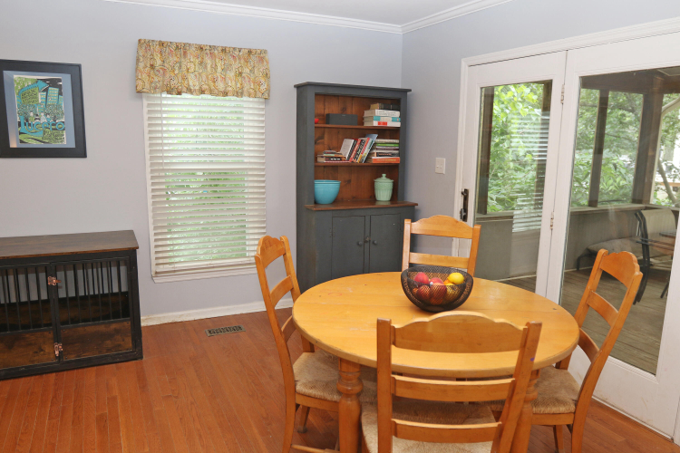 Listing Image 11