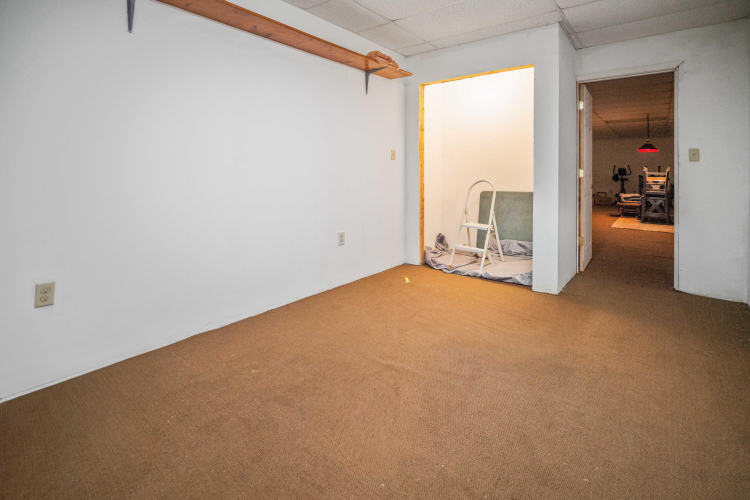 Listing Image 37