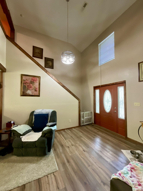 Listing Image 12