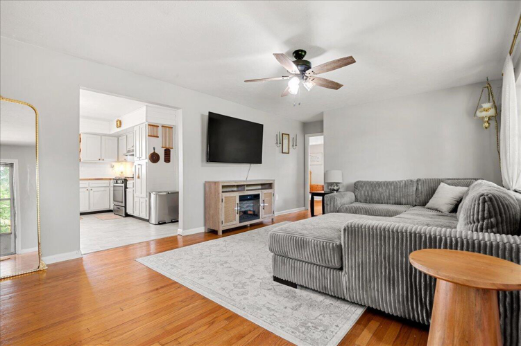 Listing Image 18