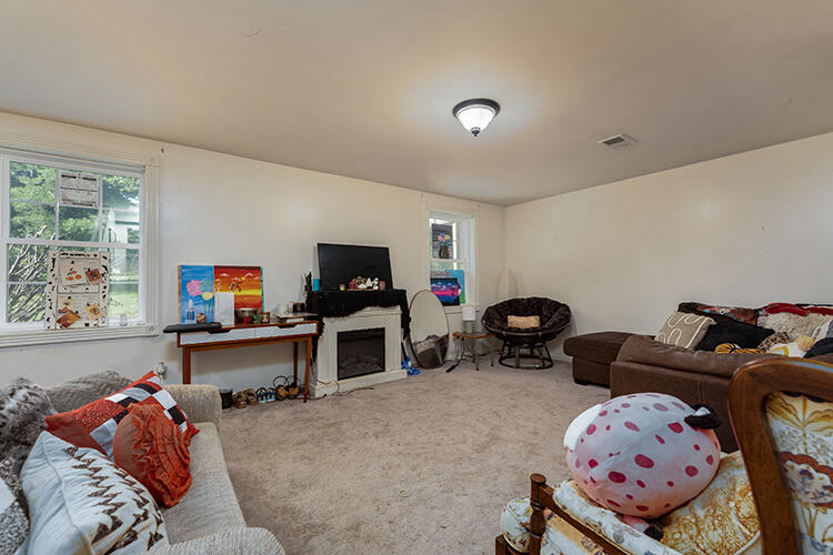 Listing Image 43