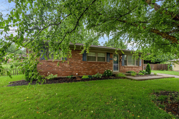 Listing Image 12