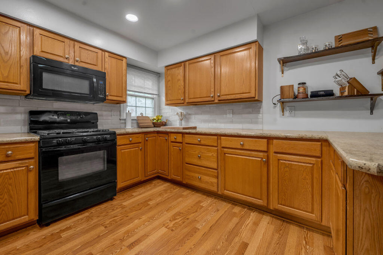 Listing Image 18