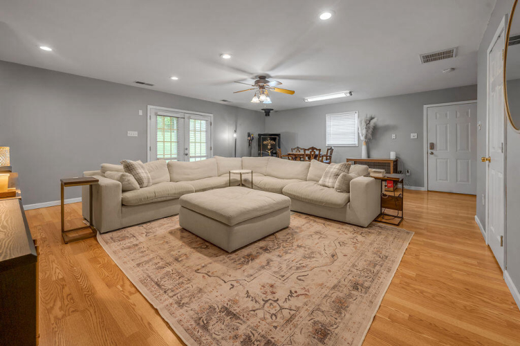 Listing Image 21