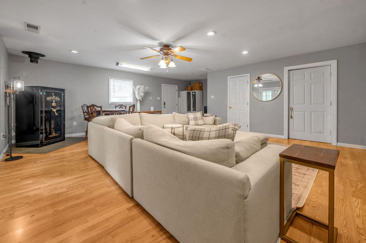 Listing Image 22