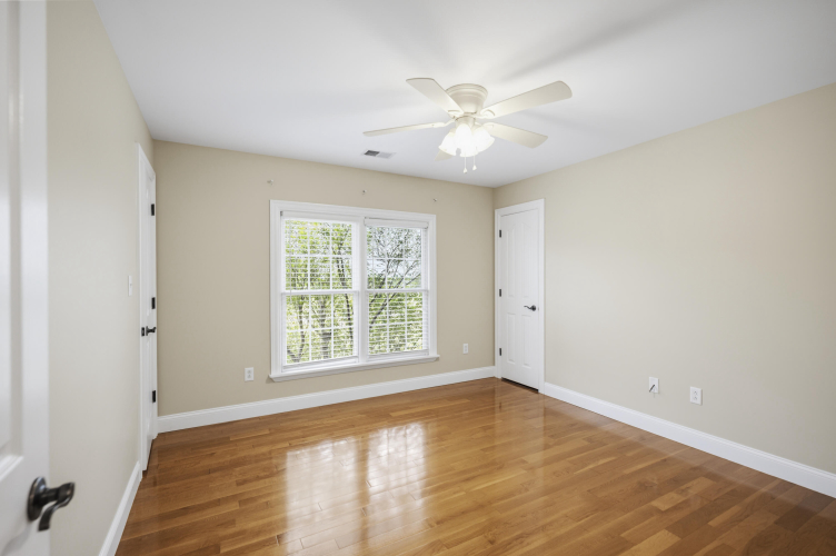 Listing Image 52