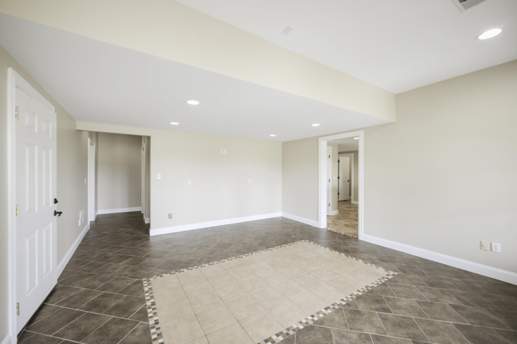 Listing Image 58
