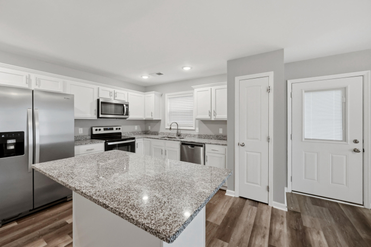 Listing Image 8